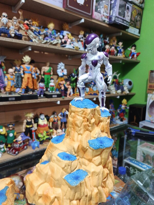 Goku VS Freezer 280/1500
Dragón Ball Z 
tamaño: Freezer 31cm
Goku:26cm