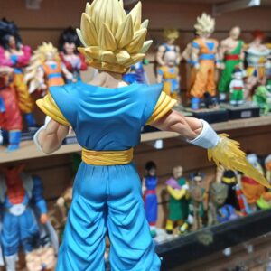 Vegito vegitto 
Dragón ball Z
Tamaño:29cm
Viene con los aritos