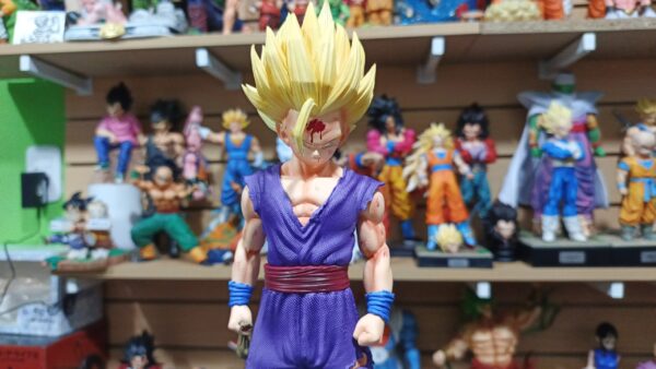 Gohan super Saiyan semillas del ermitaño 
Dragón Ball Z 
Tamaño:29cm
Tiene muy buenos detalles
