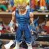 Vegeta Majin 
Dragón ball Z 
Tamaño:20cm
10cm
Es como lampara