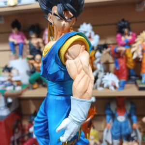 Vegito cabeza intercambiables 
Manos intercambiables vegitto
Dragón Ball Z 
Tamaño:40cm