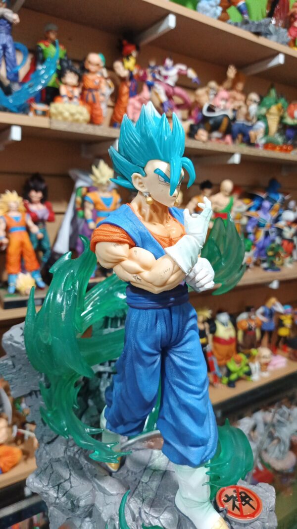 Vegito lampara Vegeto 
Dragón ball Z 
Tamaño:38cm