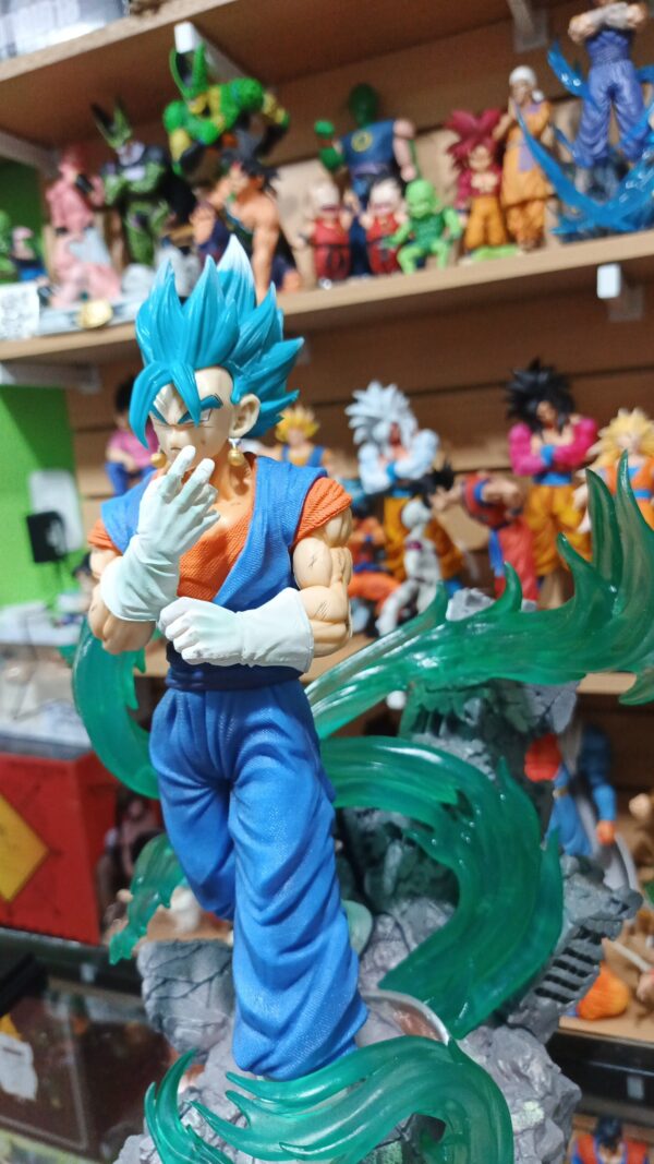 Vegito lampara Vegeto 
Dragón ball Z 
Tamaño:38cm