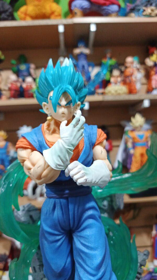 Vegito lampara Vegeto 
Dragón ball Z 
Tamaño:38cm