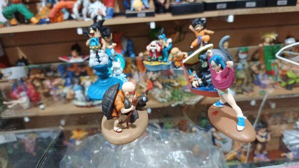 Set de dragón Ball Z 
Dragón ball Z 
Maestro roshi, Bulma, mini bulma, ozaru y el resto 
Tamaño:10cm y 8 cm