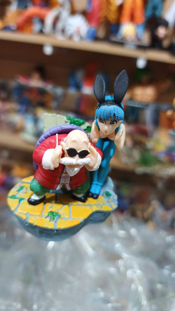 Set de dragón Ball Z 
Dragón ball Z 
Maestro roshi, Bulma, mini bulma, ozaru y el resto 
Tamaño:10cm y 8 cm