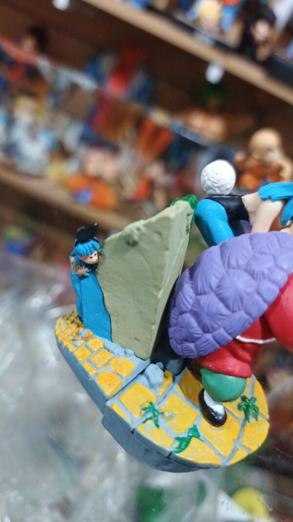Set de dragón Ball Z 
Dragón ball Z 
Maestro roshi, Bulma, mini bulma, ozaru y el resto 
Tamaño:10cm y 8 cm
