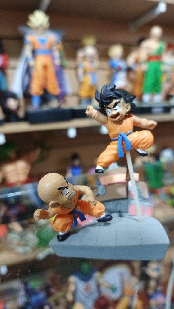 Set de dragón Ball Z 
Dragón ball Z 
Maestro roshi, Bulma, mini bulma, ozaru y el resto 
Tamaño:10cm y 8 cm