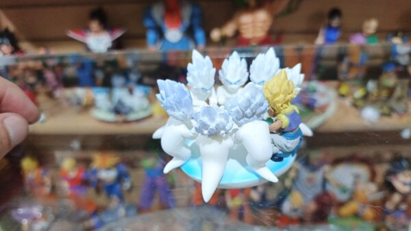 Gotenks fantasma 👻 fusion Goten y trunk 
Dragón ball Z 
Tamaño:5cm