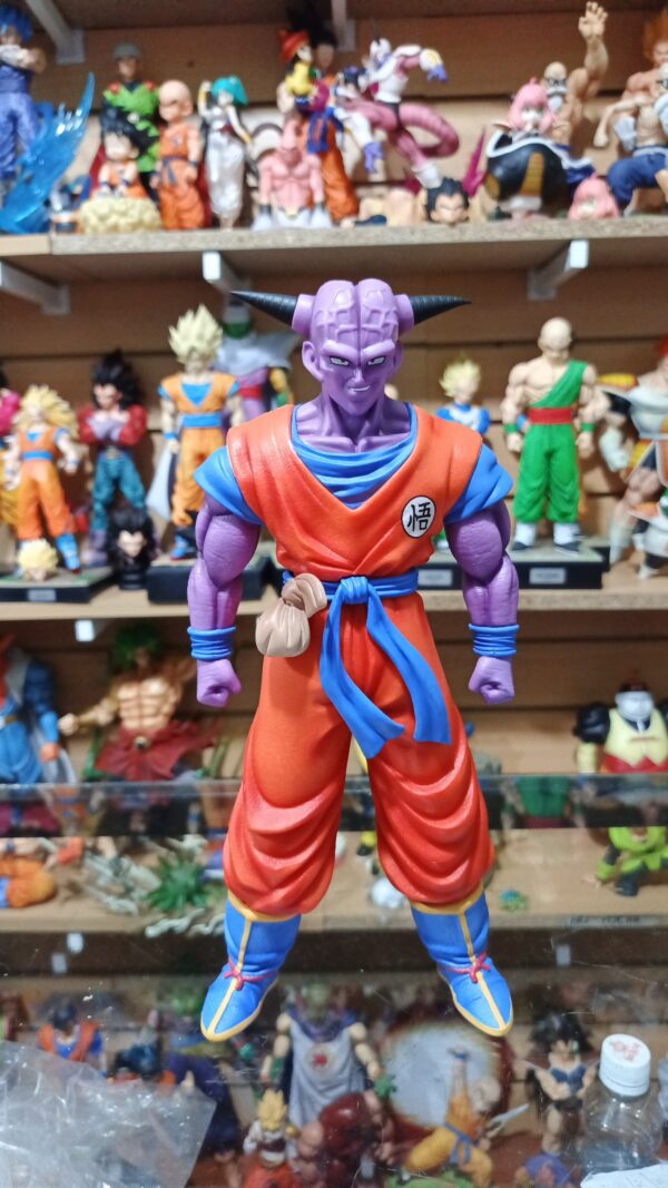 Ginyu 
Dragón ball Z 
Tamaño:29cm