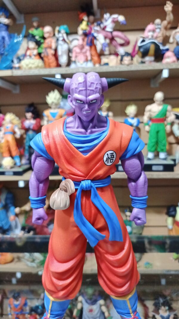 Ginyu 
Dragón ball Z 
Tamaño:29cm