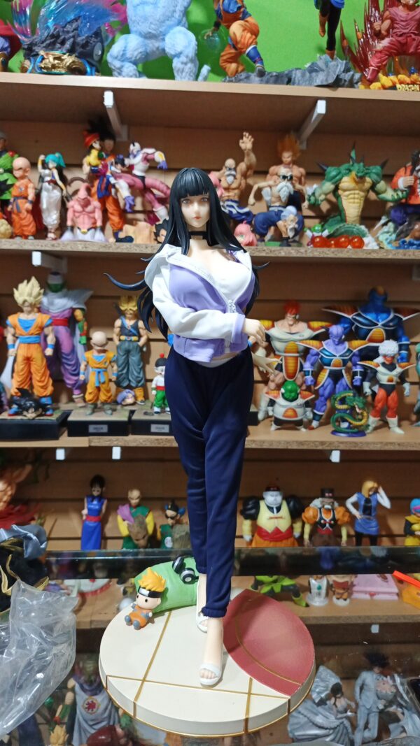 Hinata Hyuga
Naruto Shippuden 
Tamaño:44cm
Cambia de ropa