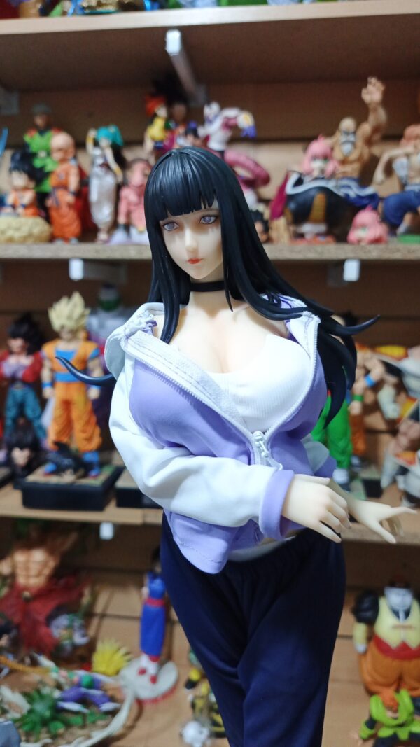 Hinata Hyuga
Naruto Shippuden 
Tamaño:44cm
Cambia de ropa