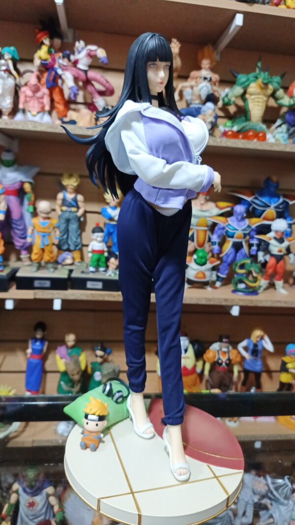 Hinata Hyuga
Naruto Shippuden 
Tamaño:44cm
Cambia de ropa