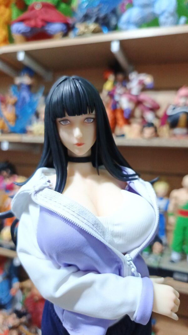 Hinata Hyuga
Naruto Shippuden 
Tamaño:44cm
Cambia de ropa