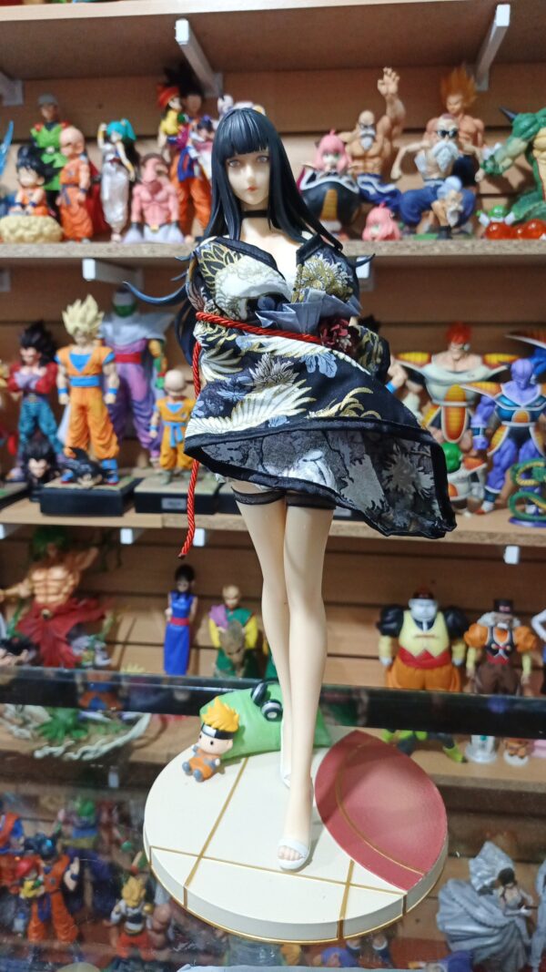 Hinata Hyuga
Naruto Shippuden 
Tamaño:44cm
Cambia de ropa