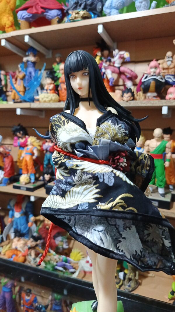 Hinata Hyuga
Naruto Shippuden 
Tamaño:44cm
Cambia de ropa