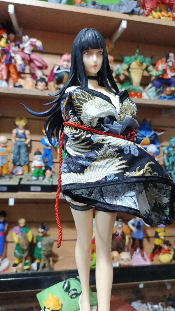 Hinata Hyuga
Naruto Shippuden 
Tamaño:44cm
Cambia de ropa