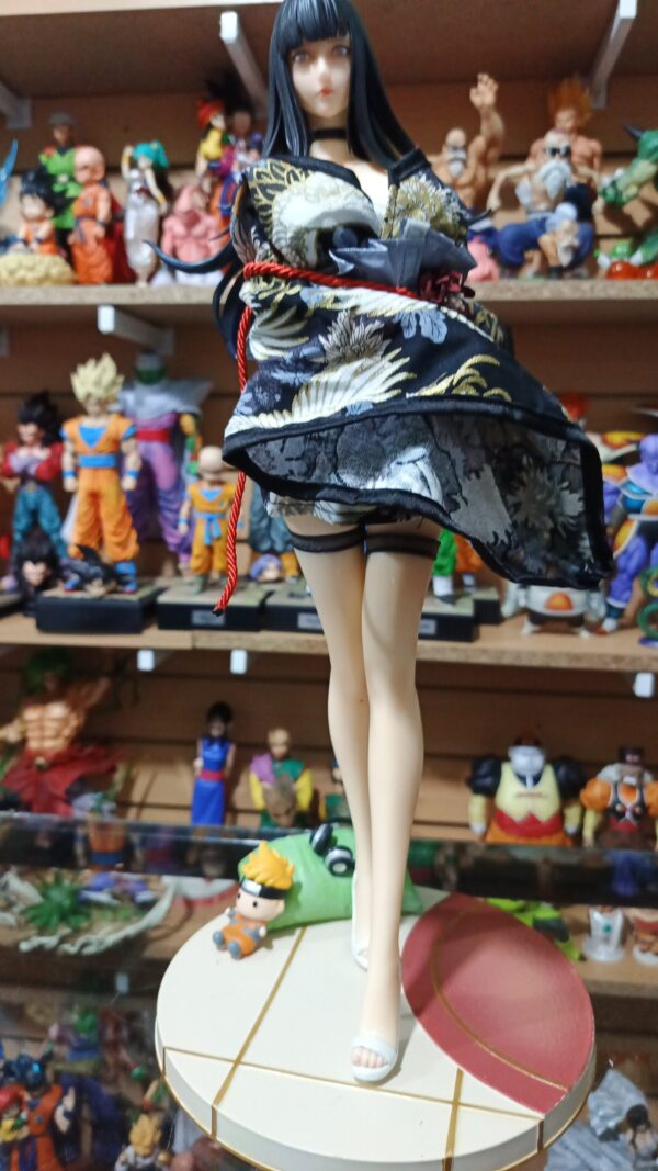 Hinata Hyuga
Naruto Shippuden 
Tamaño:44cm
Cambia de ropa