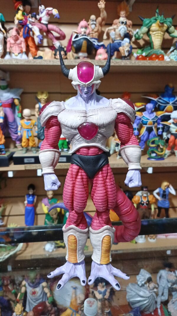 Freezer 2 forma
Dragón ball Z 
Tamaño:36cm