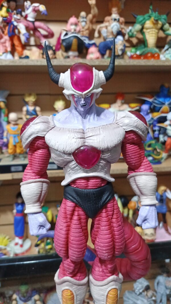 Freezer 2 forma
Dragón ball Z 
Tamaño:36cm