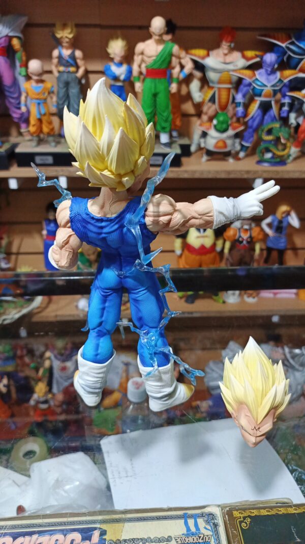 Vegeta Majin cabeza intercambiables 
Dragón ball Z 
Tamaño:27cmq