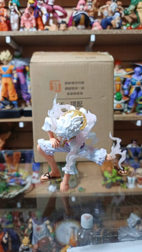 Luffy 
One Piece
Tamaño:15cm