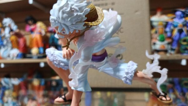 Luffy 
One Piece
Tamaño:15cm