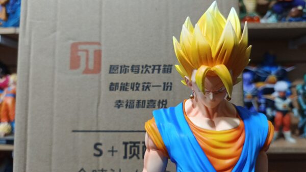 Vegito vegitto Vegeto 
Dragón ball Z 
Tamaño:28cm