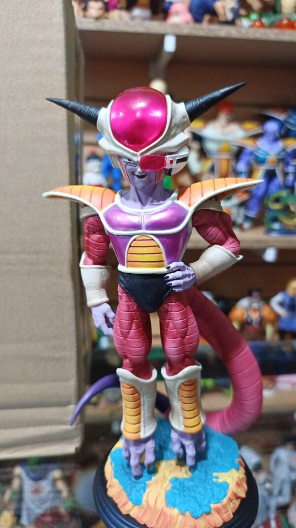 Freezer
Dragón ball Z 
Tamaño:21cm