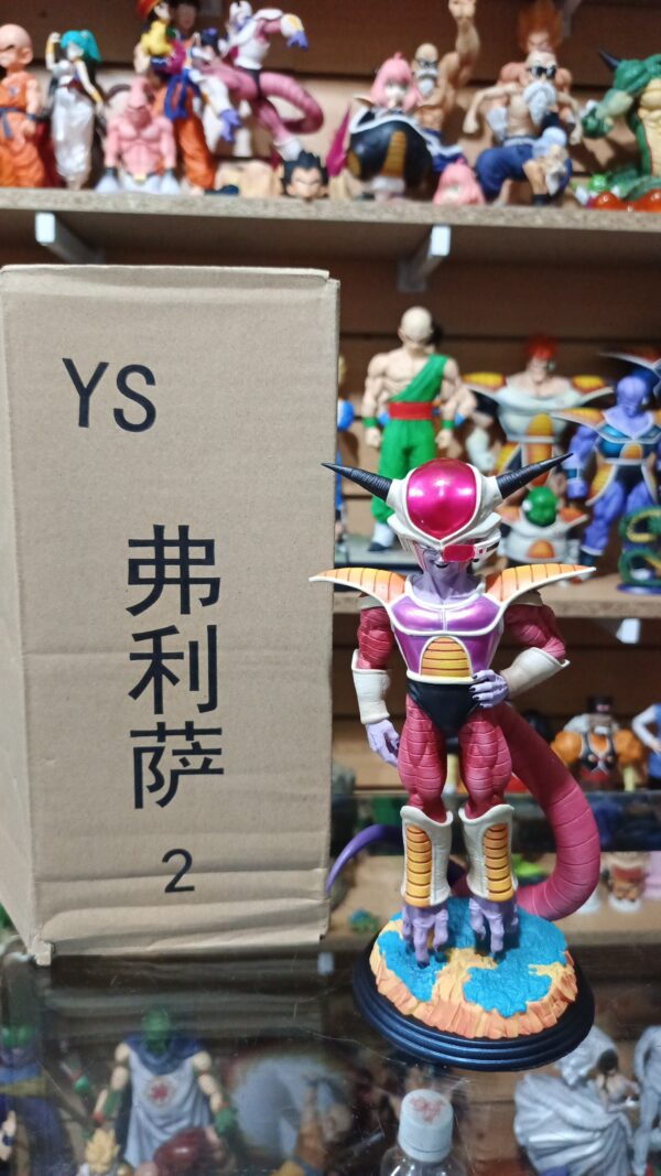 Freezer
Dragón ball Z 
Tamaño:21cm
