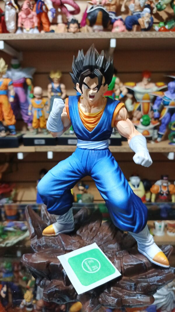 Vegito Vegeto 
Dragón ball Z 
Tamaño:27cm