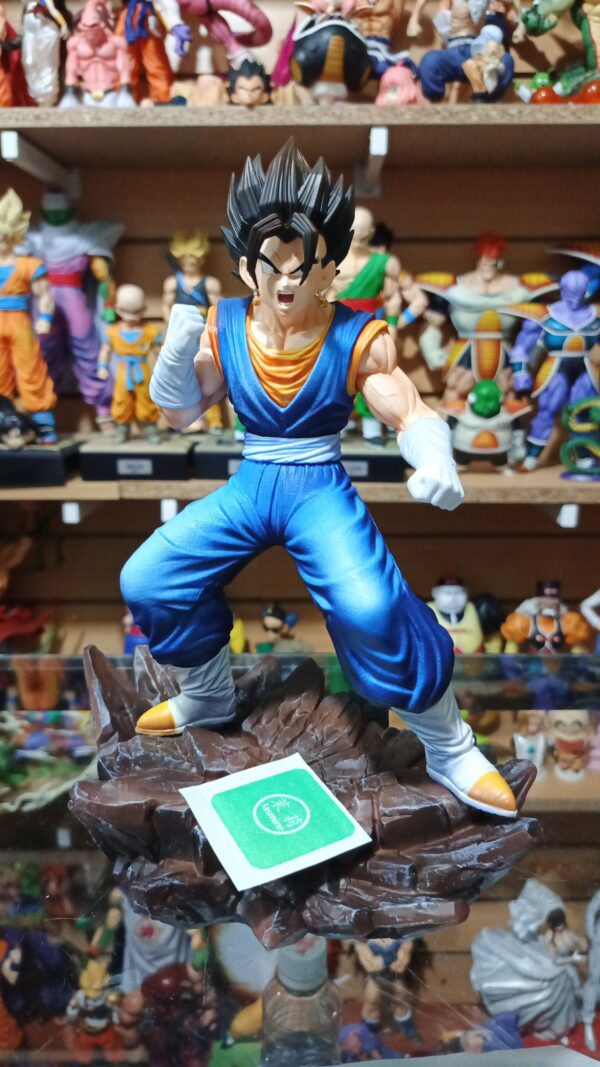 Vegito Vegeto 
Dragón ball Z 
Tamaño:27cm