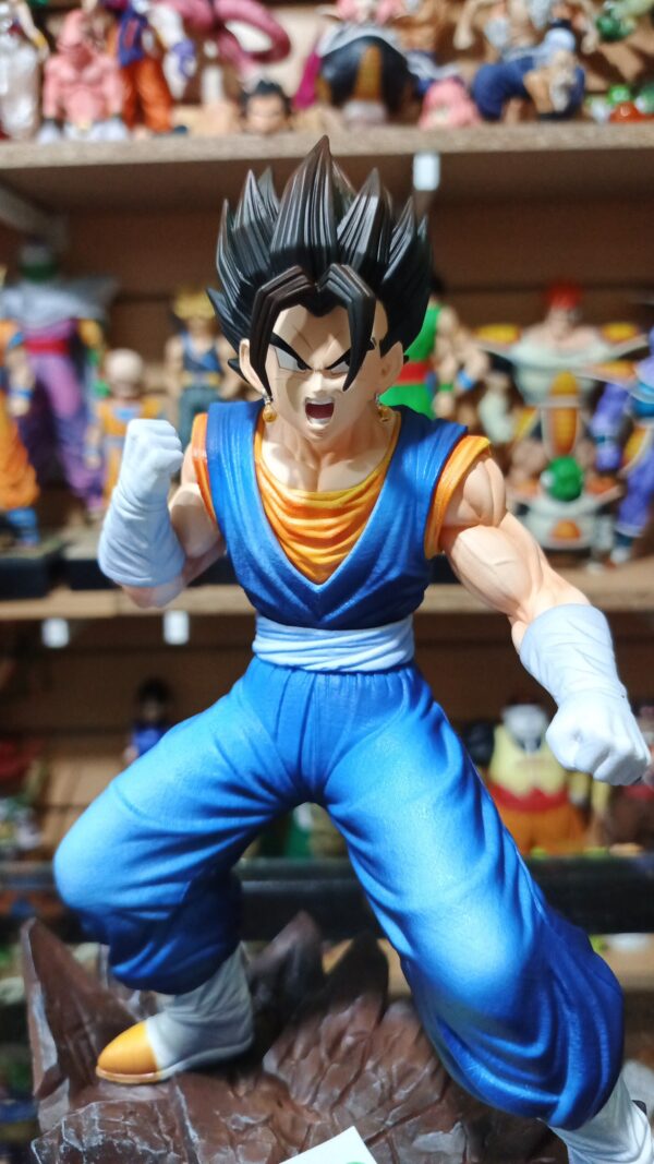 Vegito Vegeto 
Dragón ball Z 
Tamaño:27cm