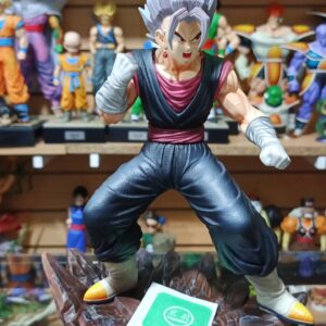 Vegito Wekly Vegeto 
Dragón ball Z 
Tamaño:27cm