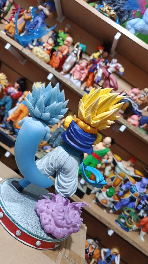 Gotenks Fantasma fusion Goten y trunk 
Dragón ball Z 
Tamaño:25cm