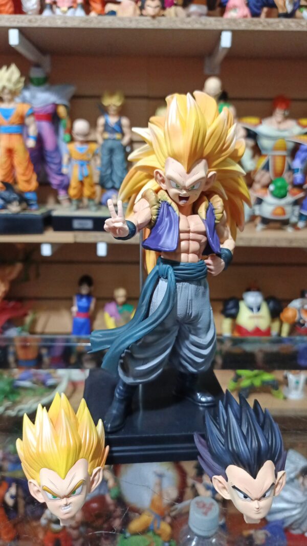 Gotenks fusion goten y trunk 
Dragón ball Z 
Tamaño:24cm