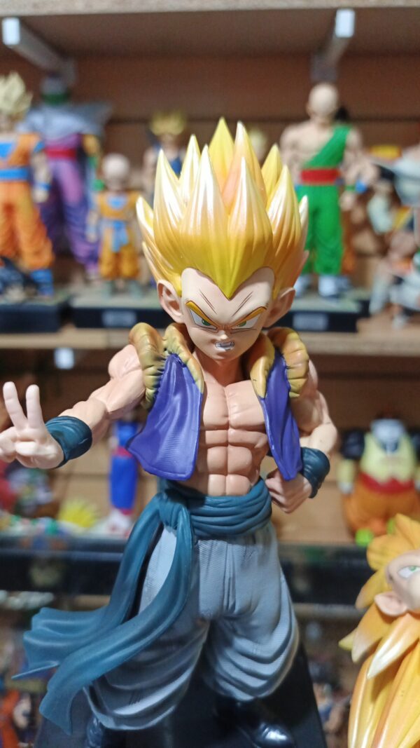 Gotenks fusion goten y trunk 
Dragón ball Z 
Tamaño:24cm