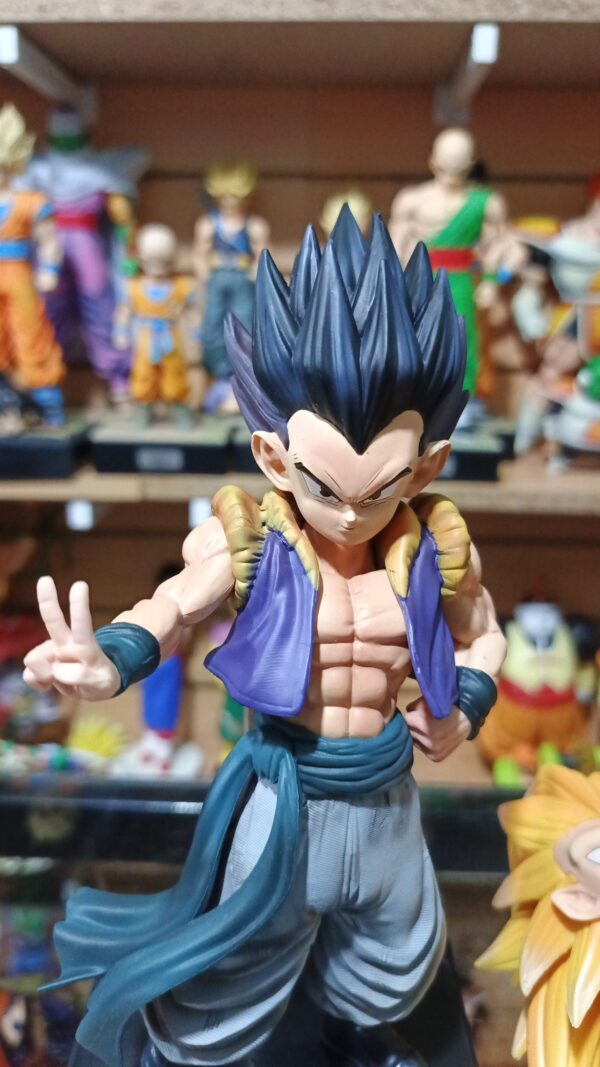 Gotenks fusion goten y trunk 
Dragón ball Z 
Tamaño:24cm