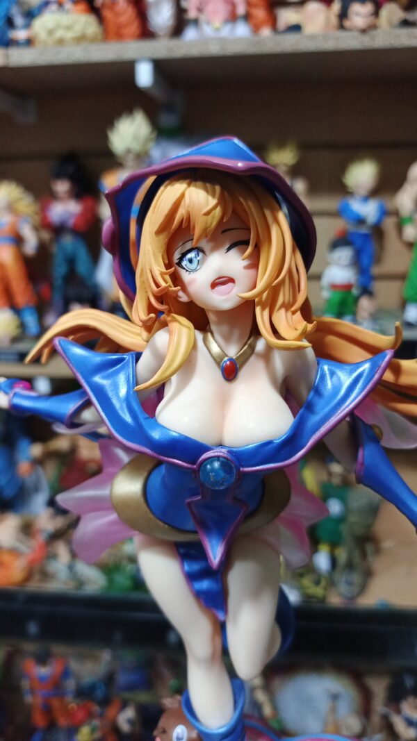 Maga Oscura 
Yu Gi Ho
Tamaño:28cm