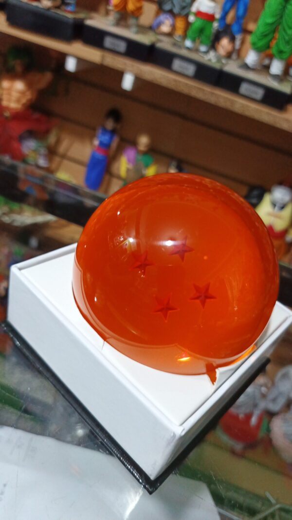 Esfera del Dragón 4 100
Dragón ball Z 
Tamaño:12cm