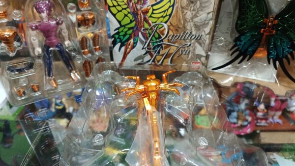 Papillón Myu
Los Caballero del zodiaco
