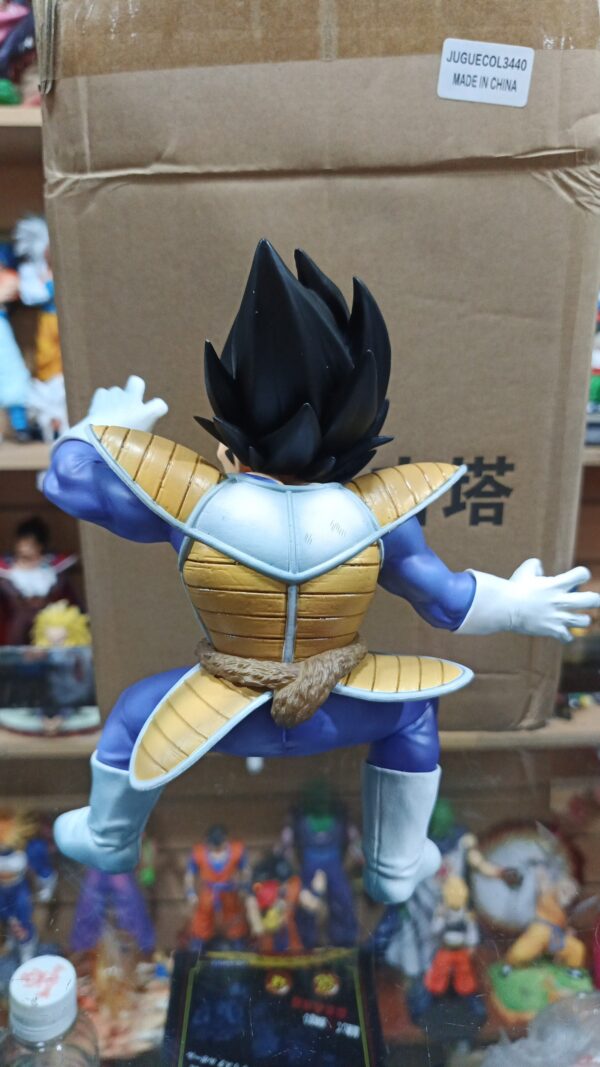 Vegeta 
Dragón ball Z 
Tamaño:20cm