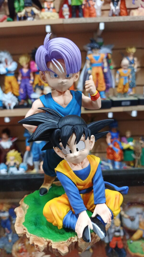 Trunks y Goten 
Dragón Ball Z
Tamaño:23cm
