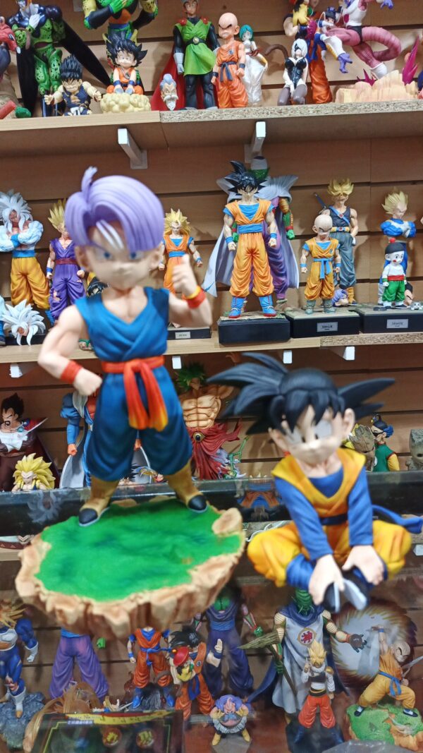 Trunks y Goten 
Dragón Ball Z
Tamaño:23cm