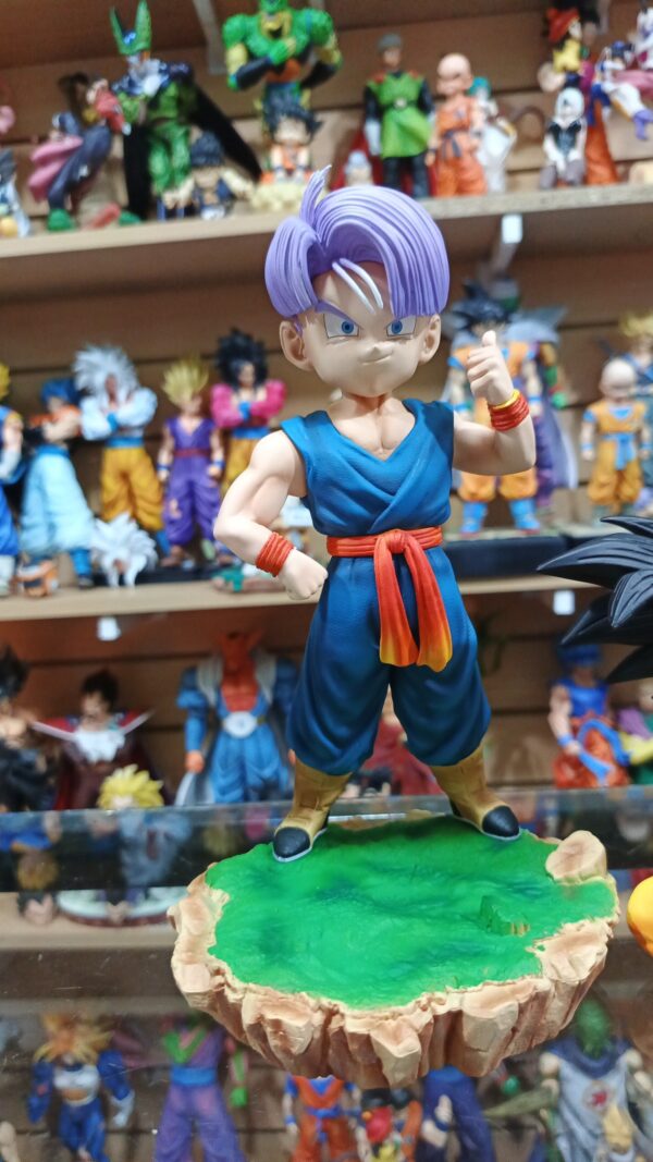 Trunks y Goten 
Dragón Ball Z
Tamaño:23cm