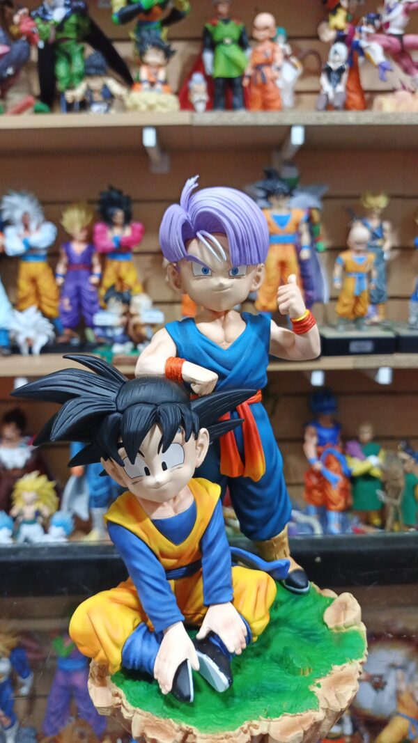 Trunks y Goten 
Dragón Ball Z
Tamaño:23cm