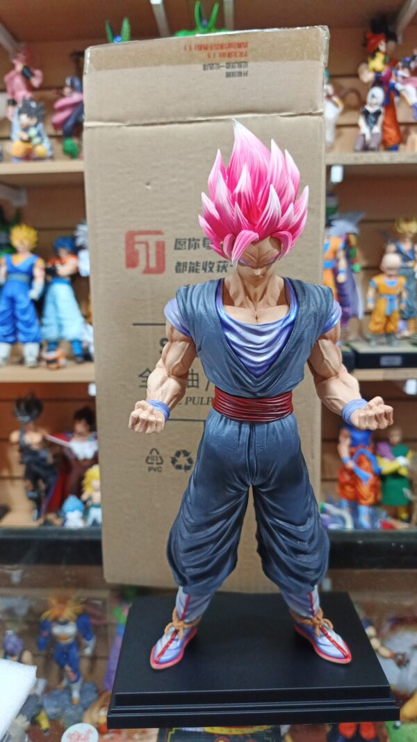 Goku Rose black 
Dragón ball Super 
Tamaño:33cm