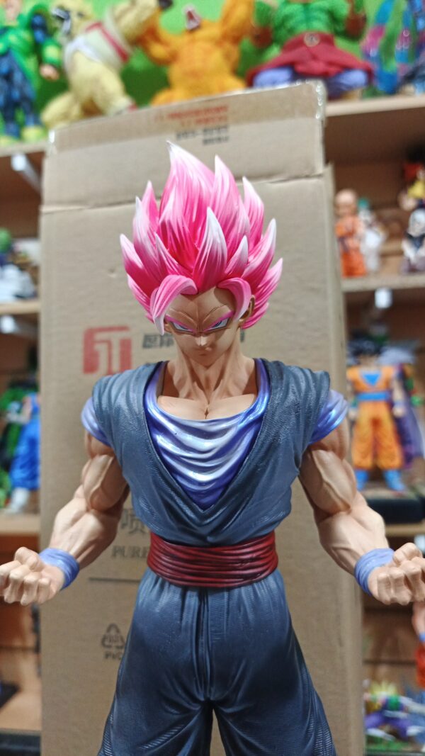 Goku Rose black 
Dragón ball Super 
Tamaño:33cm
