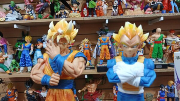 Goku y vegeta 
Dragón ball Z 
Tamaño:Goku 32cm
Vegeta 31cm